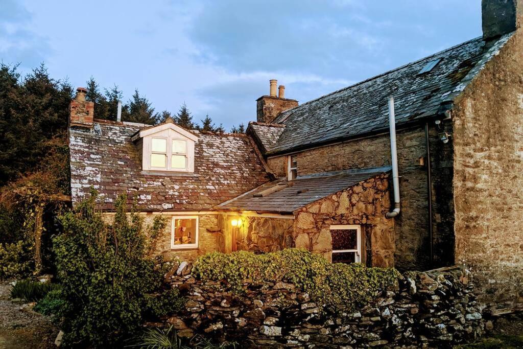 Cosy, Coastal Retreat With A Large Garden Villa Monreith Kültér fotó