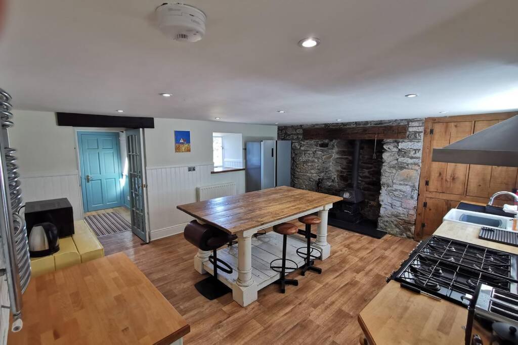 Cosy, Coastal Retreat With A Large Garden Villa Monreith Kültér fotó