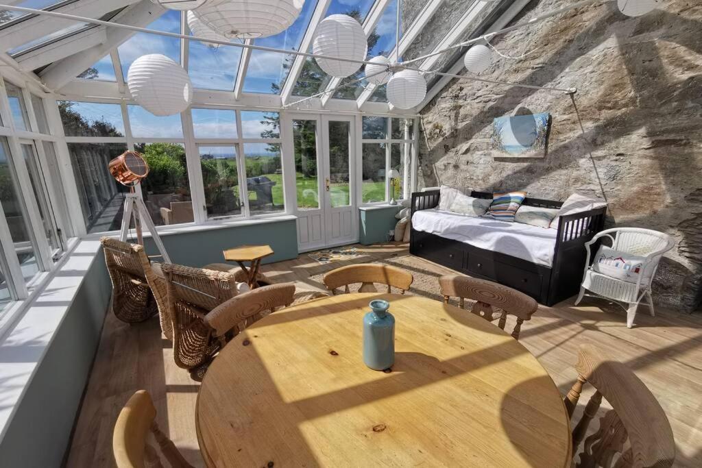 Cosy, Coastal Retreat With A Large Garden Villa Monreith Kültér fotó